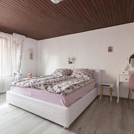 Family Apartment Nakiteya Любляна Екстер'єр фото
