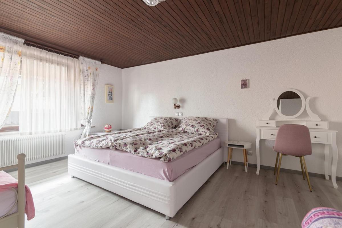 Family Apartment Nakiteya Любляна Екстер'єр фото