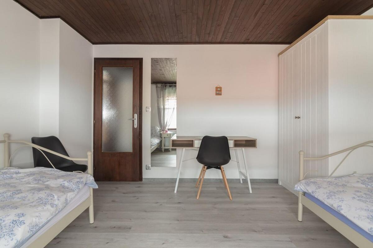 Family Apartment Nakiteya Любляна Екстер'єр фото