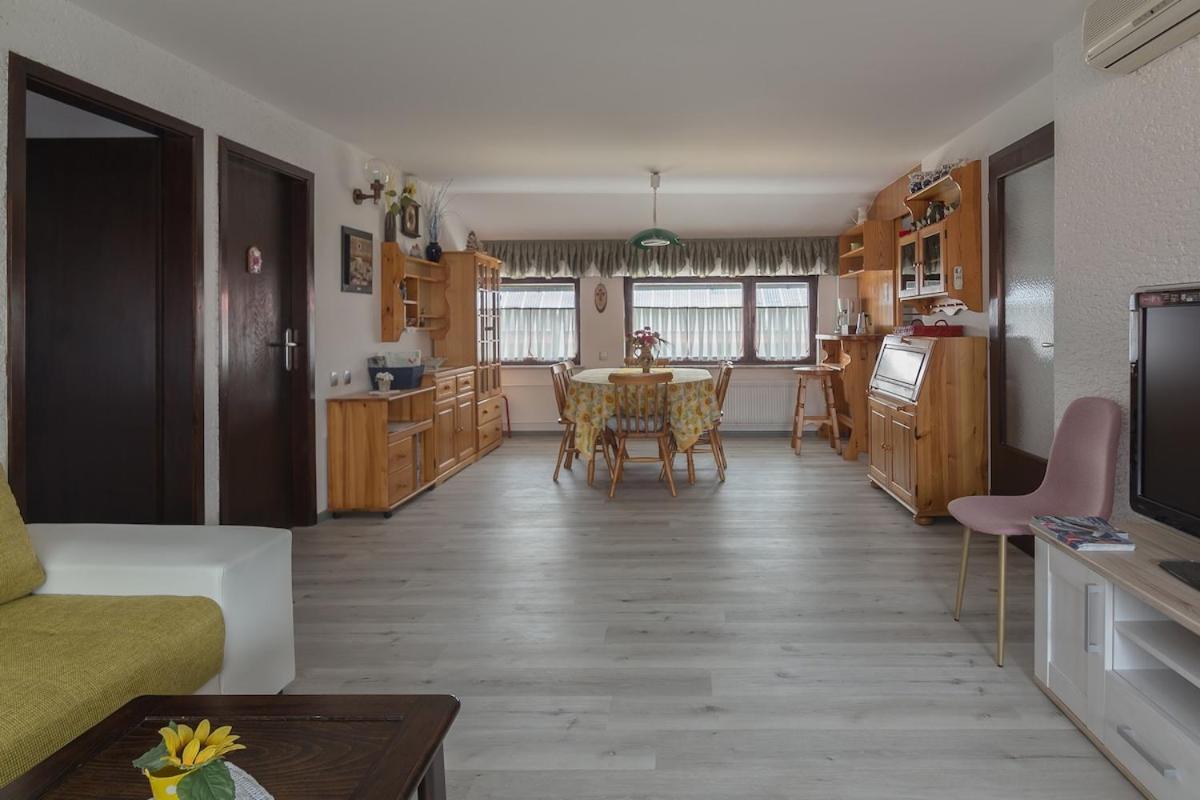 Family Apartment Nakiteya Любляна Екстер'єр фото
